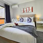 Rocha Cinza Apartment *