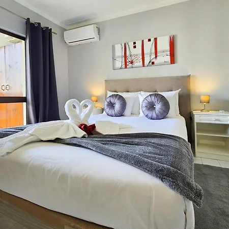 Rocha Cinza Apartment
